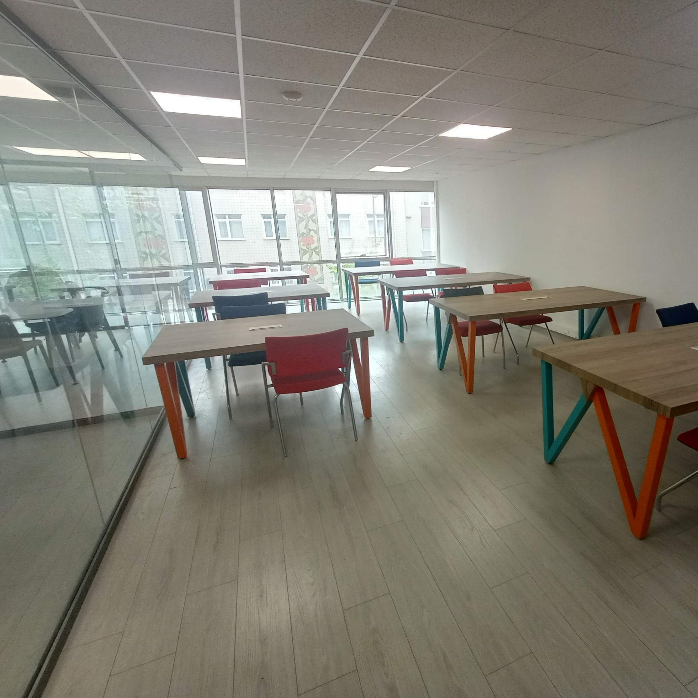 Trova Study Desk
