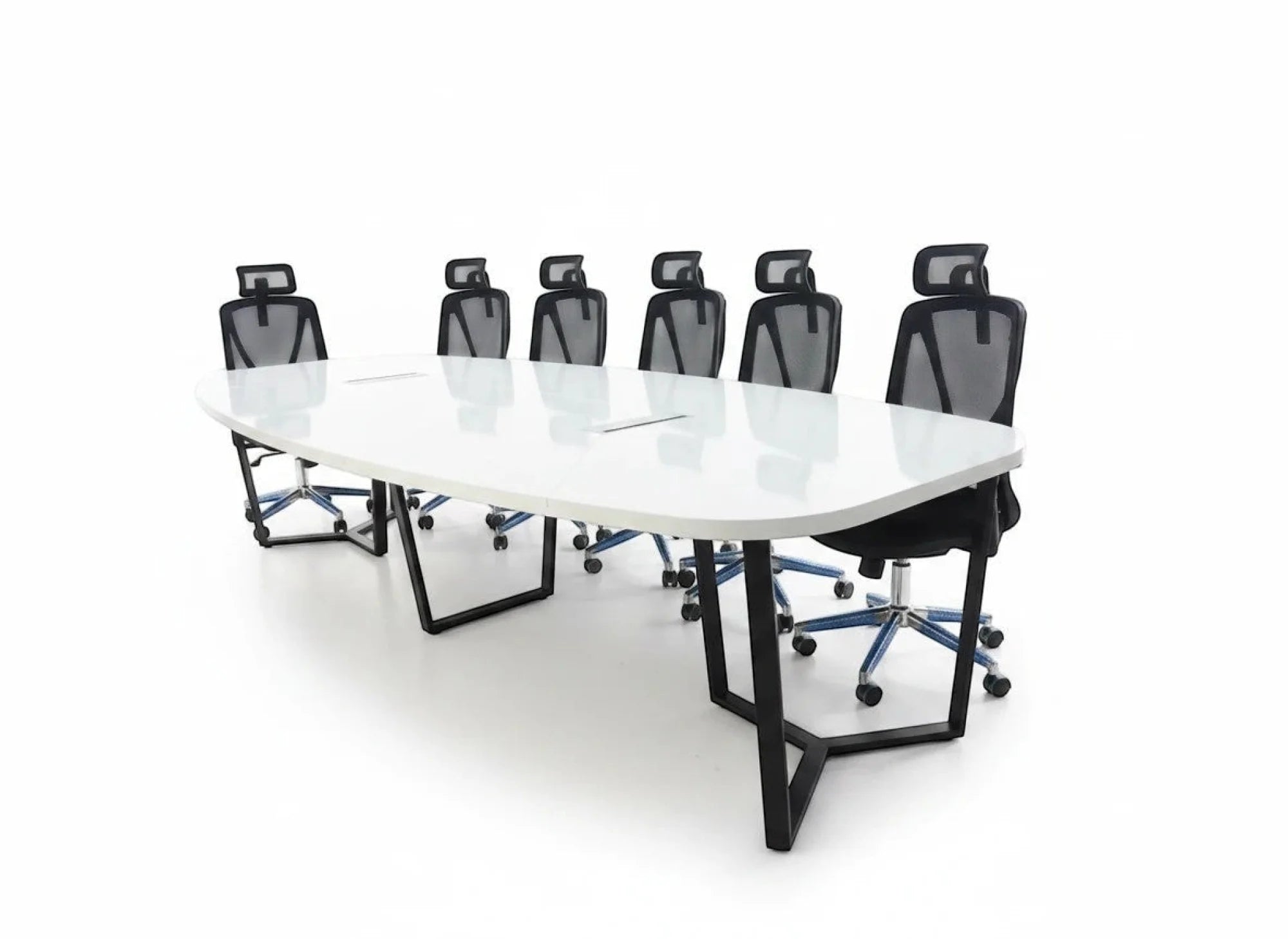 İstanbul Ofis Mobilya marka 355x150cm beyaz oval toplantı masası ve siyah fileli ofis sandalyeleri