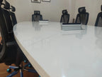 İstanbul Ofis Mobilya modern beyaz oval toplantı masası, kablo yönetim kanallı geniş ofis masası tasarımı.