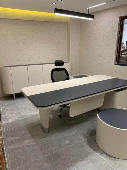 Pera Executive Office Set